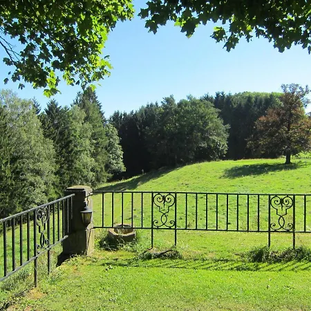 Main Building Of A Castle In The Valley Of Aisne 度假居 *